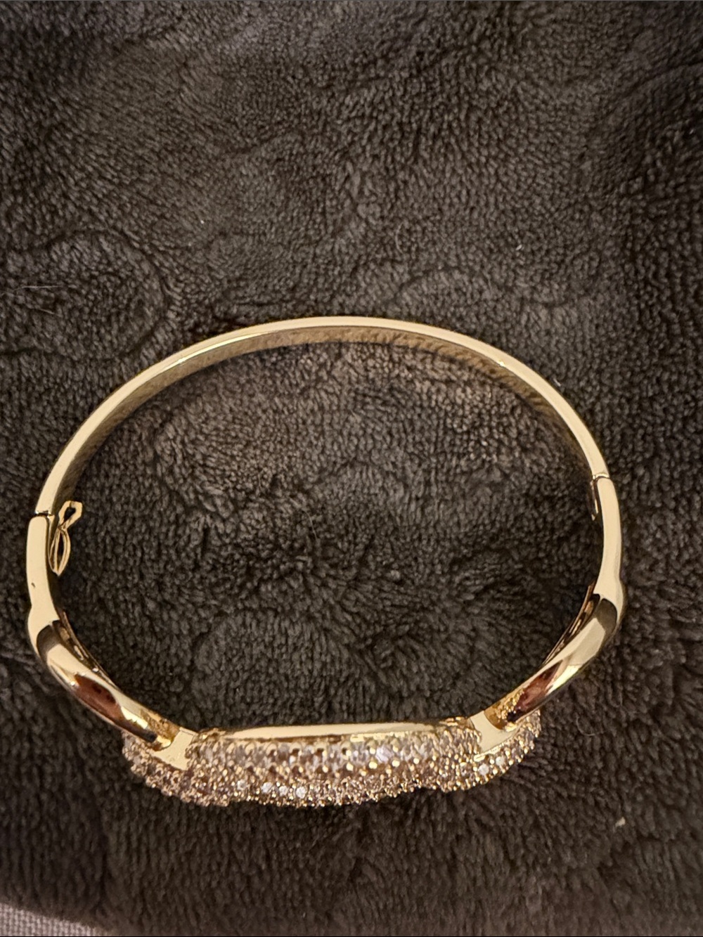 Pavé Circle Link Gold Bracelet with Crystal Accents - Picture 2 of 4